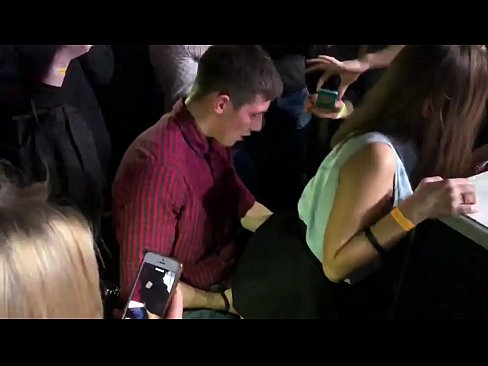 ❤️ 러시아 나이트 클럽에서 실제 섹스. 18 세 러시아 여자 항문과 질에 엿 에서 나이트 클럽 ❤️❌ 젠장 비디오 ko.pornochaturbate.ru에서 ❌❤